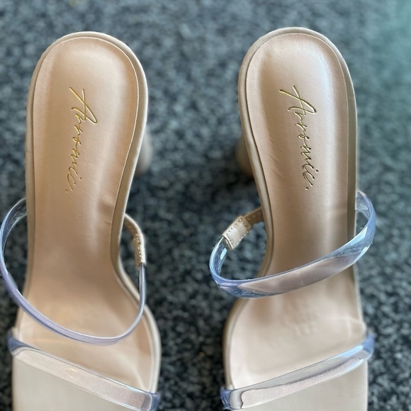 Heels for Women - Picture 10 of 12